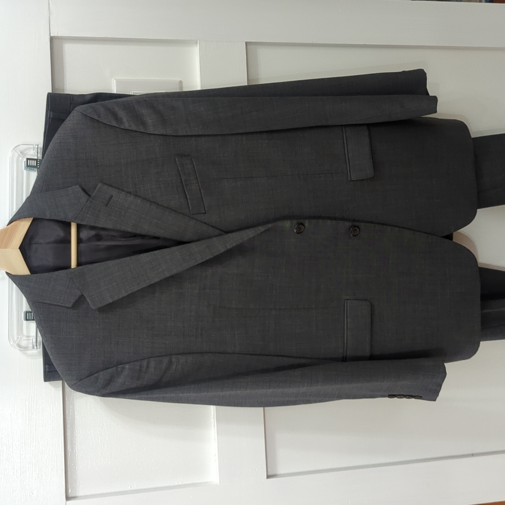 Ralph Lauren suit (42R jacket & 38x32 pant)
